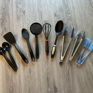 Set of 11 Kitchen Utensils: Whisk, Spatula Turner, Cooking Spoon, Strainer, Tong